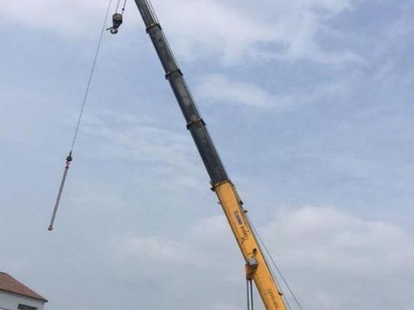 哈尔滨市吊车公司_吊车出租价格遭受哪些因素危害呢？